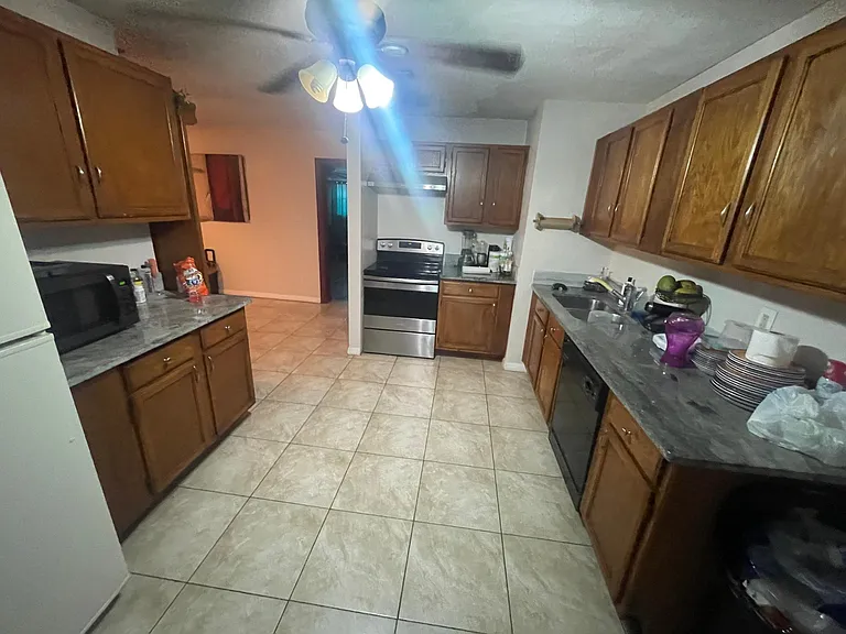 901 S Park Ct — Photo 6