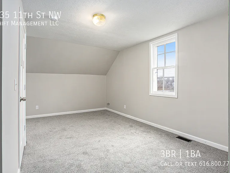 535 11th St NW — Photo 9