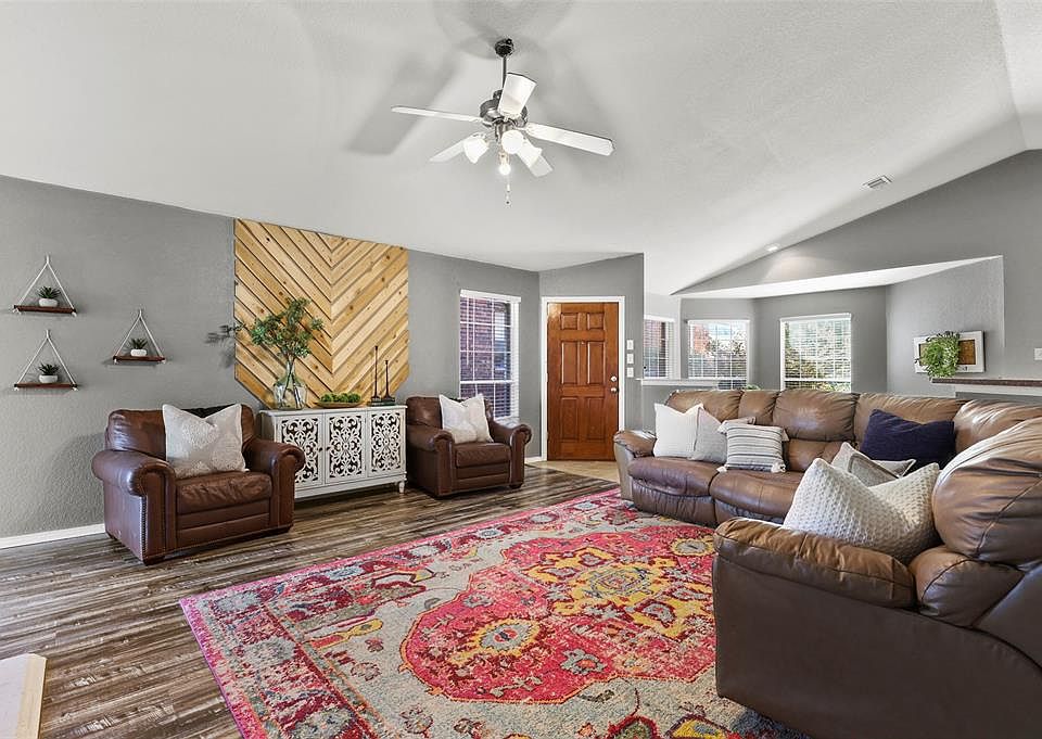 1st image of 3121 Hollow Valley Dr