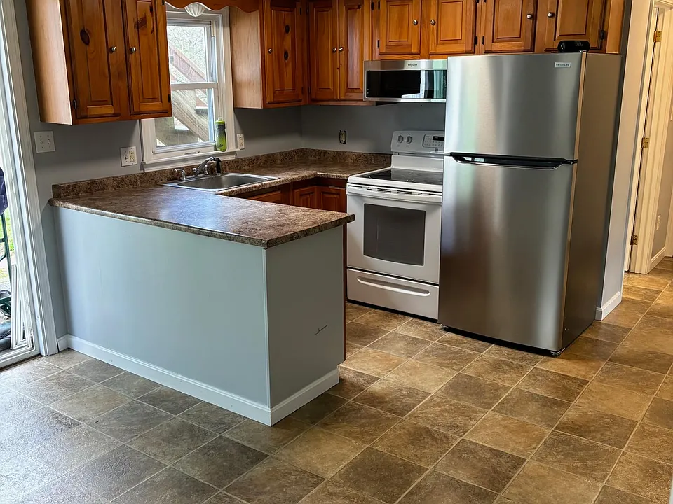 94 Coffin Rd #3