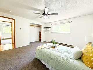 450 NE Riverhill Dr — Photo 29