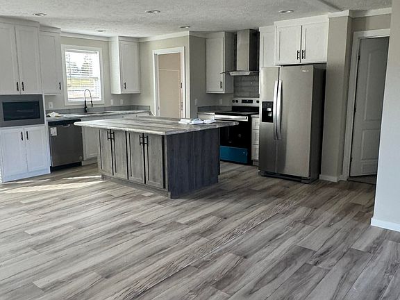 4th image of 20 Drew Ln
