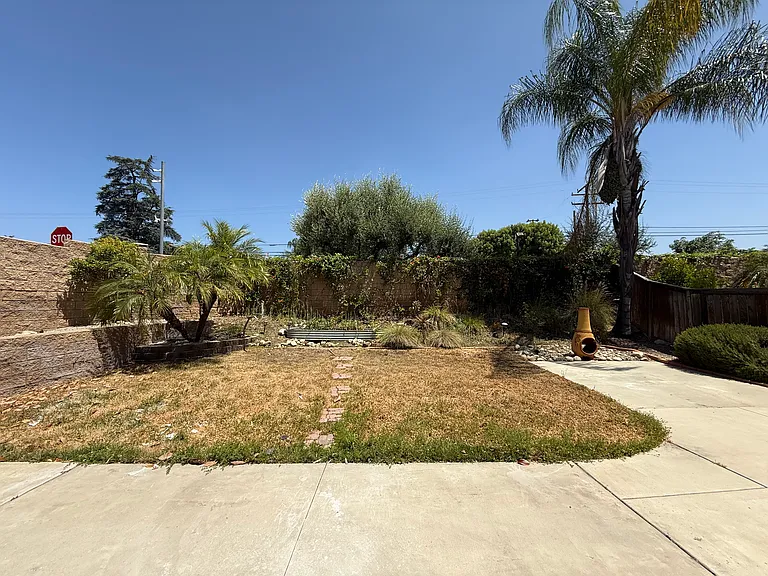 590 Rosemere Ln — Photo 21