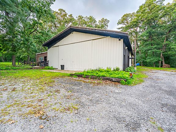 3rd image of 22620 Cottage Grove Ave