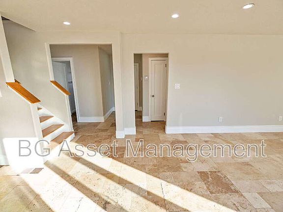 2nd image of 1723 Bayo Vista Ave