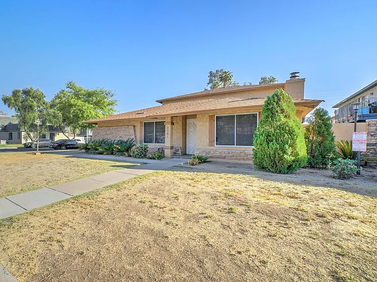 3301 W Loma Ln #1 — Photo 3
