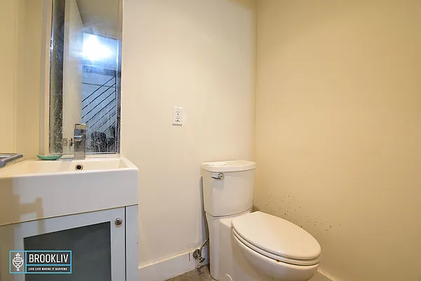 Rented by null | media 58