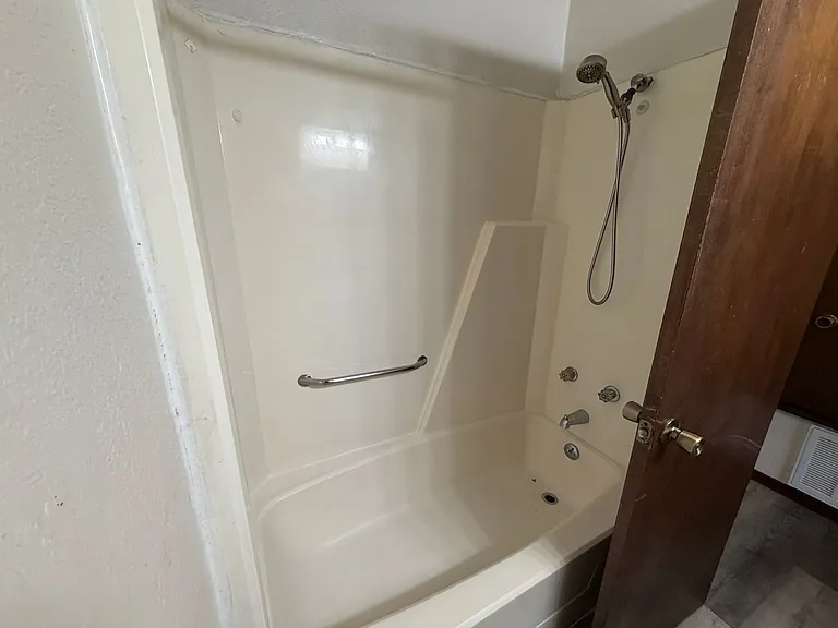 101 Se 42nd St (Fourplex) — Photo 23