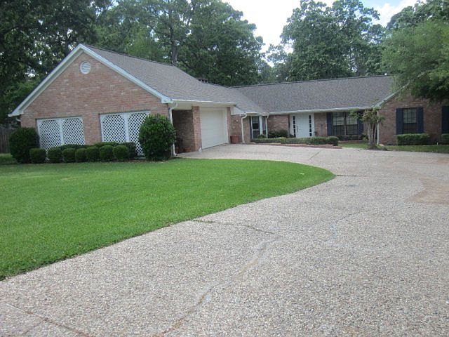 1st image of 4 Shady Oak Ct