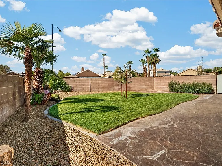 4552 Gonzales Dr — Photo 9