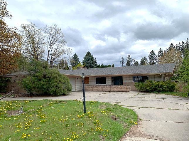 1st image of 2636 E 37th Ave