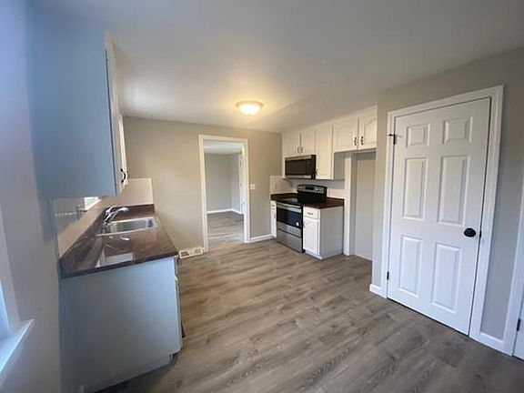 3rd image of 118 Hovendon Ave
