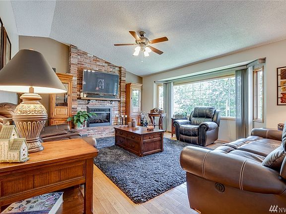 5th image of 206 66th Ave NE
