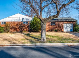 130 Woodrow Ave, Piscataway, NJ 08854