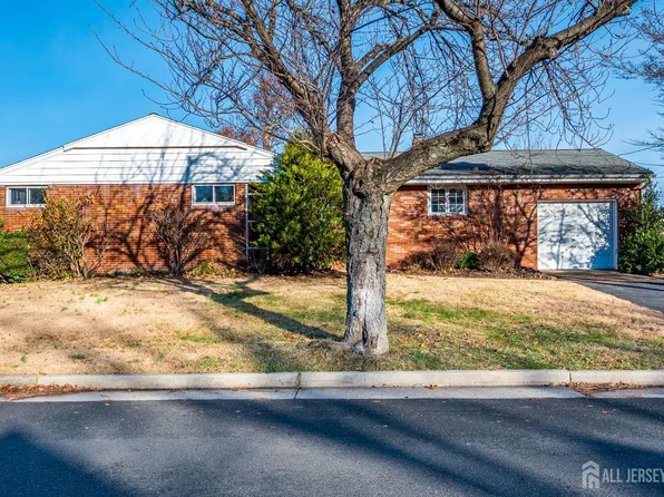 130 Woodrow Ave, Piscataway, NJ 08854