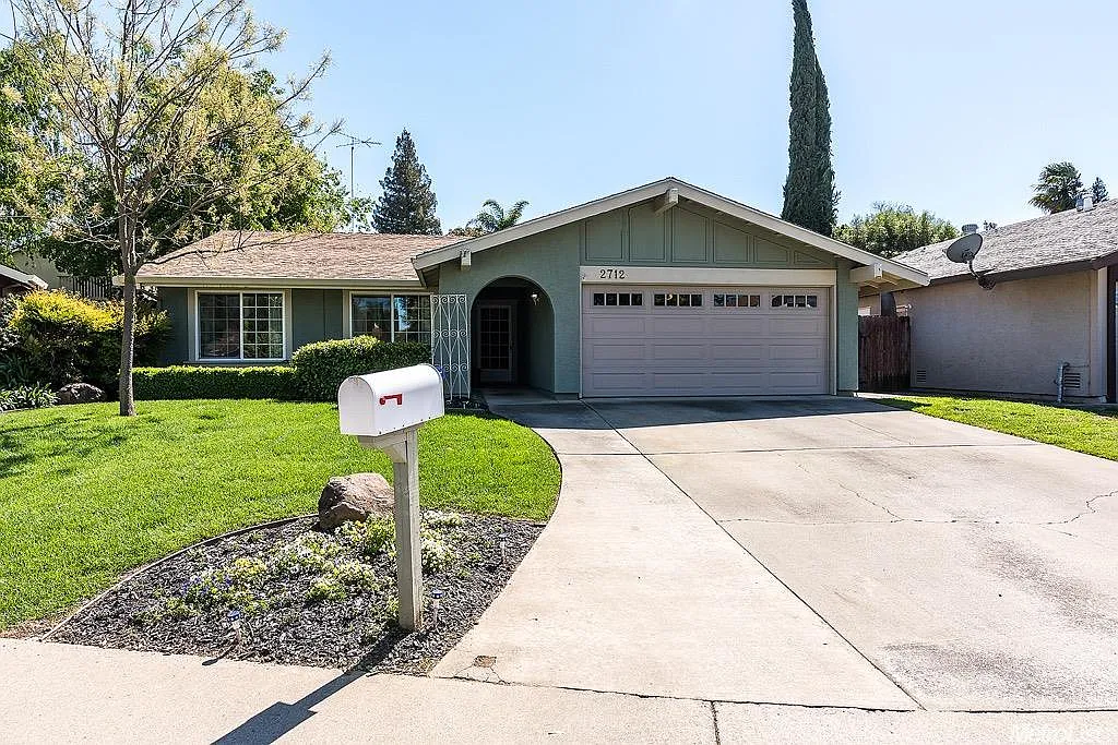 2712 Argolis Way photo 1