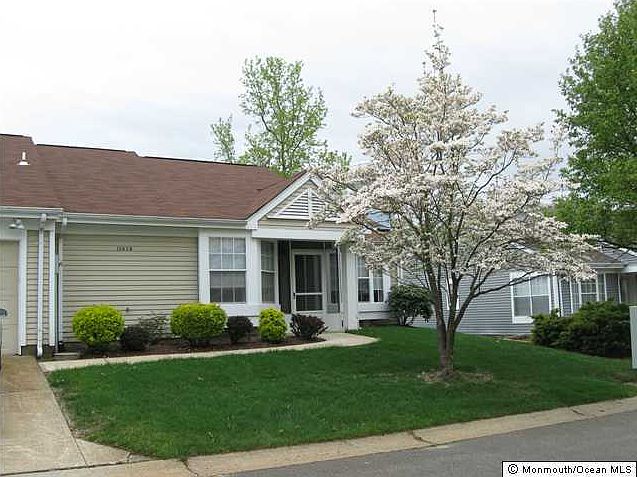1st image of 1043 Canterbury Drive #B
