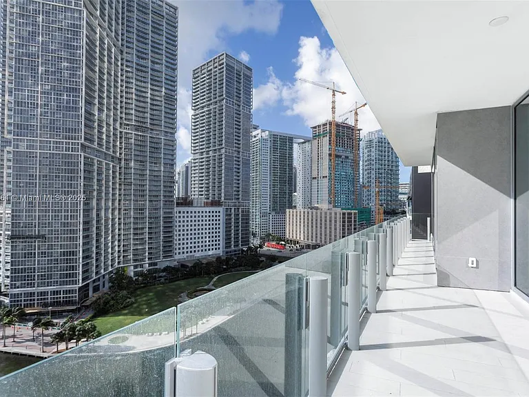 300 Biscayne Blvd #1403 — Photo 11