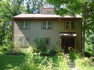 30 Fallkill Rd, Hyde Park, NY 12538