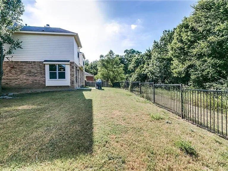 1805 Cartman Rd — Photo 13