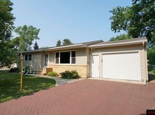 215 Floral Ave, Mankato, MN 56001