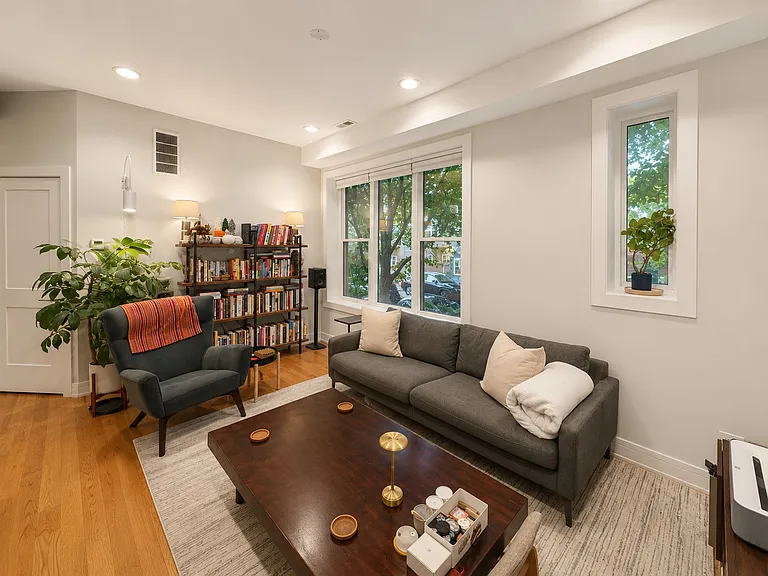 2604 N Drake Ave #1R — Photo 2