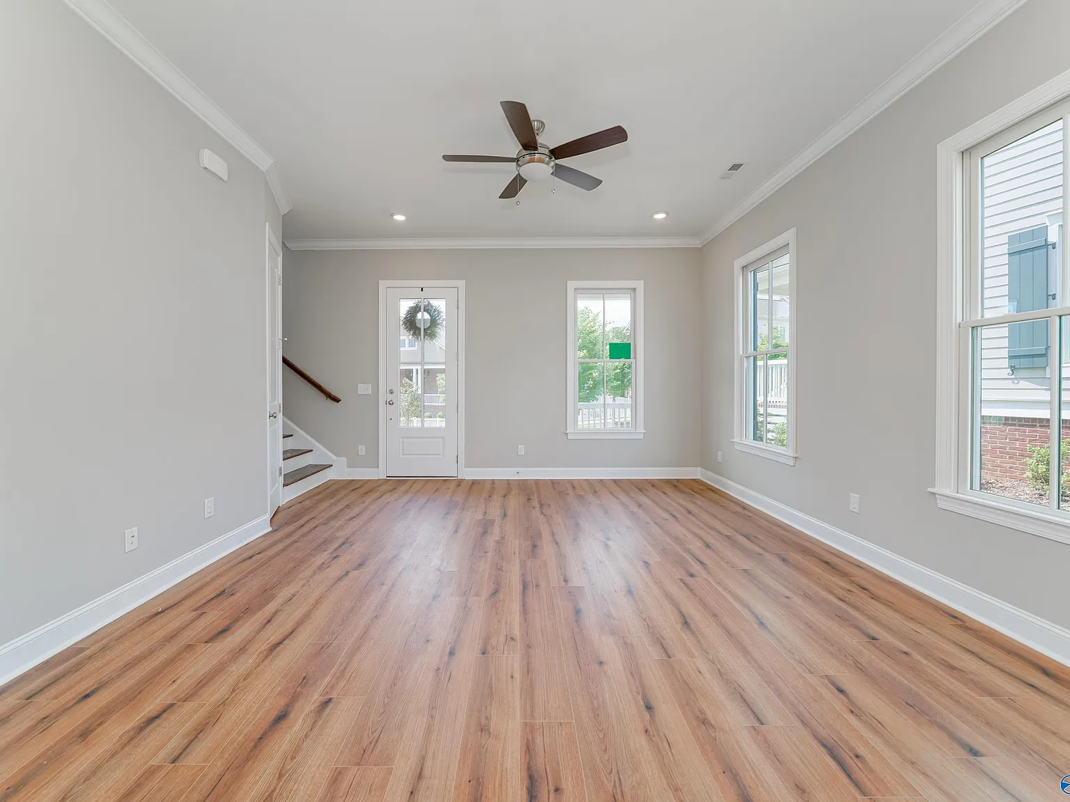 3 bed, 2.5 bath, 1412 sqft, $2,500 — Photo 2
