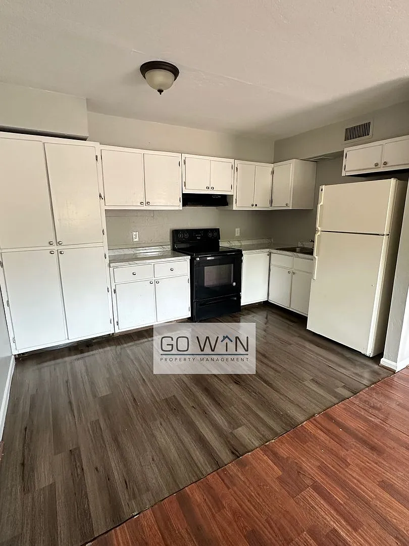 9202 North 12th Street — Photo 1