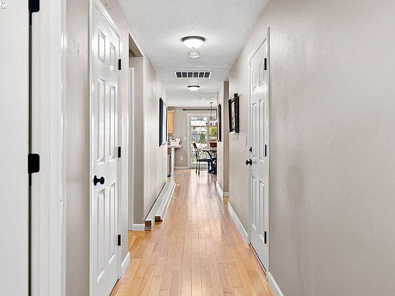 5th image of 4102 NE 165th Ave