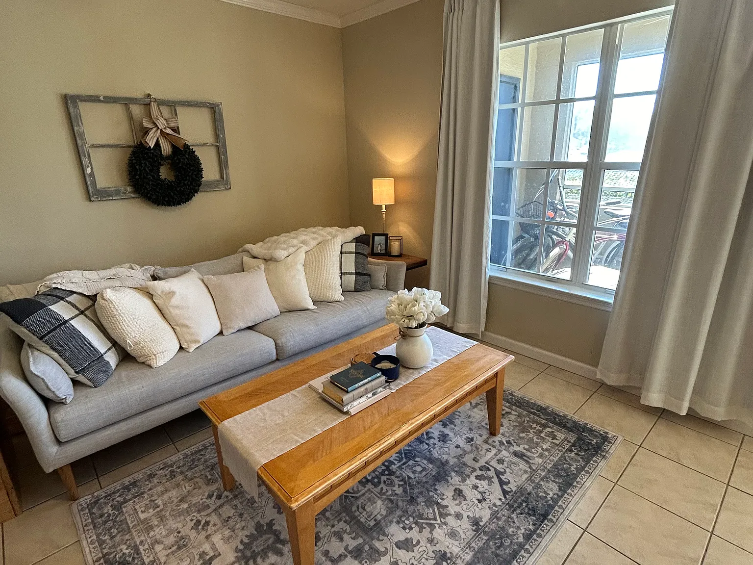 1 bed, 842 sqft, $1,525 — Photo 2