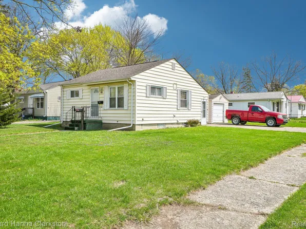 967 Darling St, Flint, MI 48532