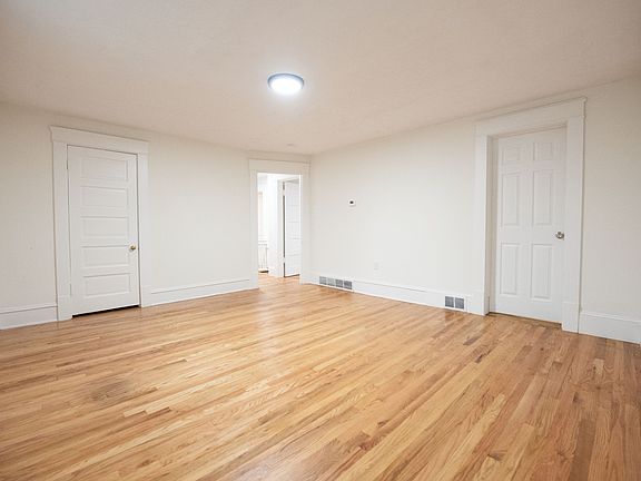 5th image of 5195 Dover Center Rd #2