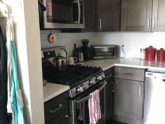 3rd image of 2241 Saint Albans St #2F
