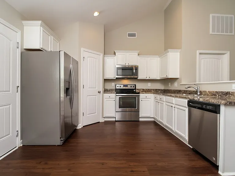 1002 Chimalis Dr — Photo 7