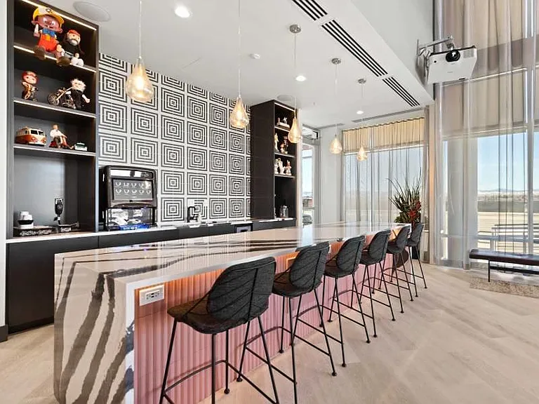 SB1K Apartments — Photo 7