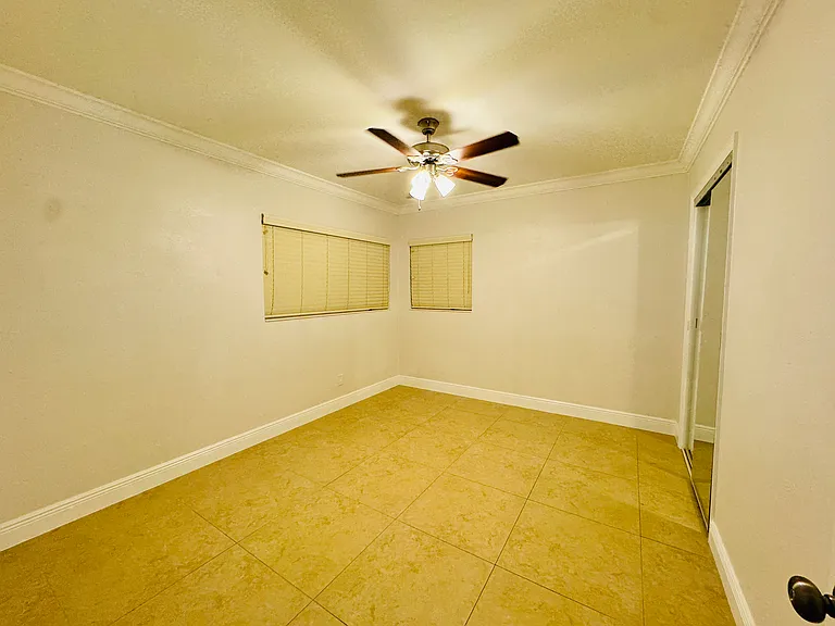 6622 SW 1st Ct — Photo 6