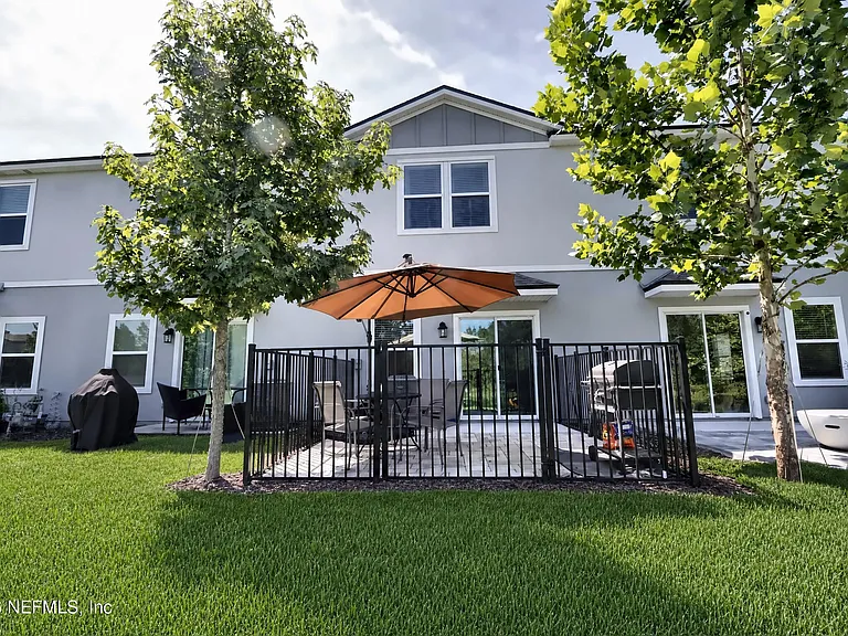 85 Temple Dr — Photo 18