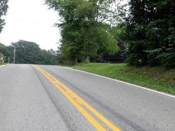 Exterior Neighborhood (street photo)