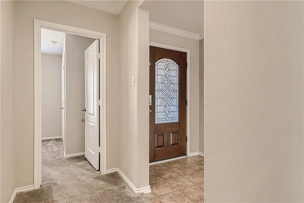 3 bed, 2.0 bath, 1678 sqft, $1,850 — Photo 3