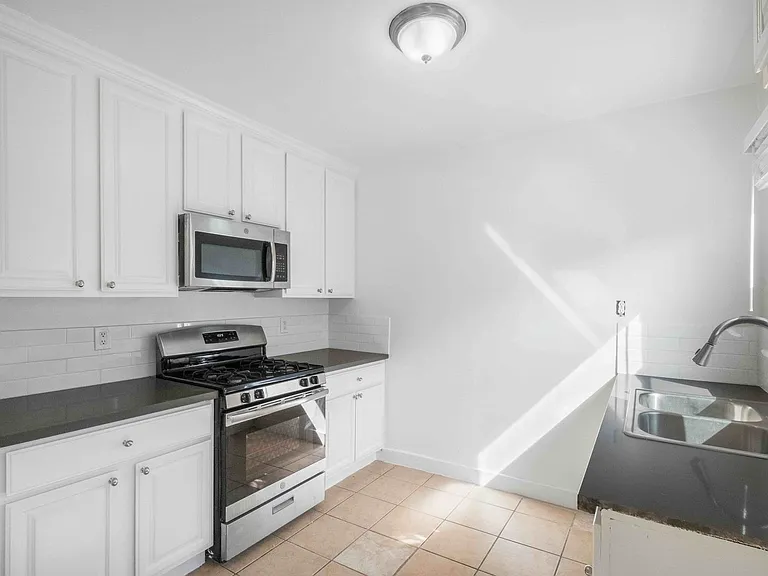 5414 Fountain Ave — Photo 10