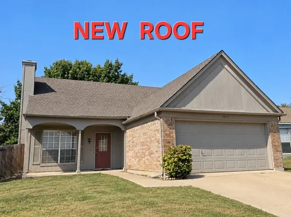 3921 Huckleberry Dr, Fort Worth, TX 76137