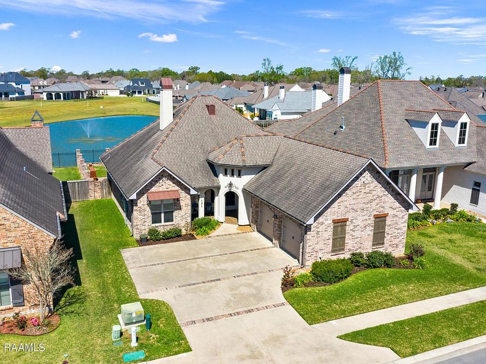 1st image of 121 Thames Dr