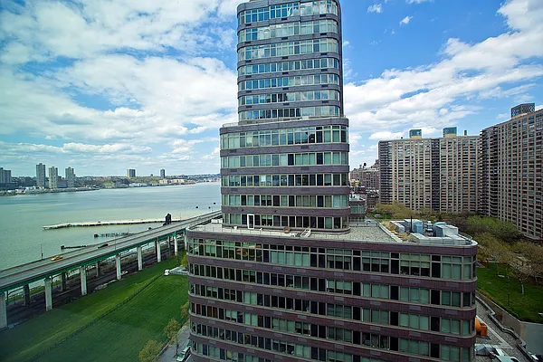 Rented by Keller Williams NYC | media 4