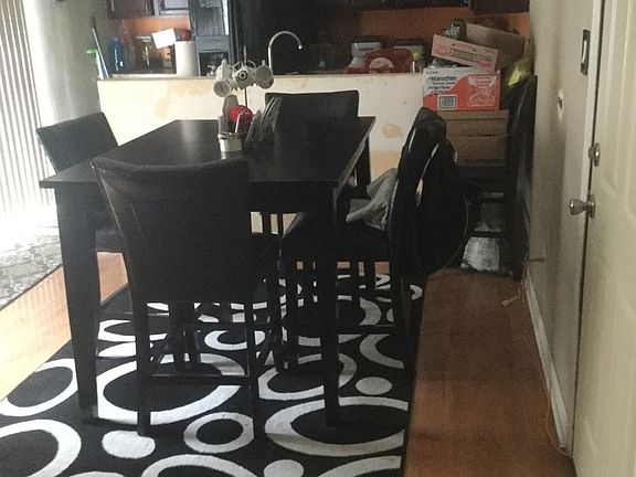 4th image of 915 Cordoba St