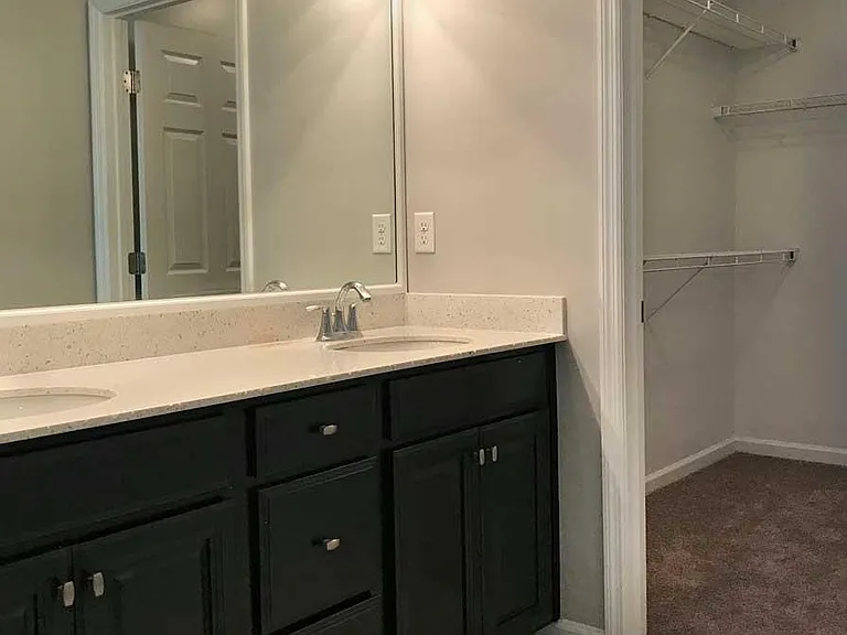 126 Richmond Dr — Photo 9