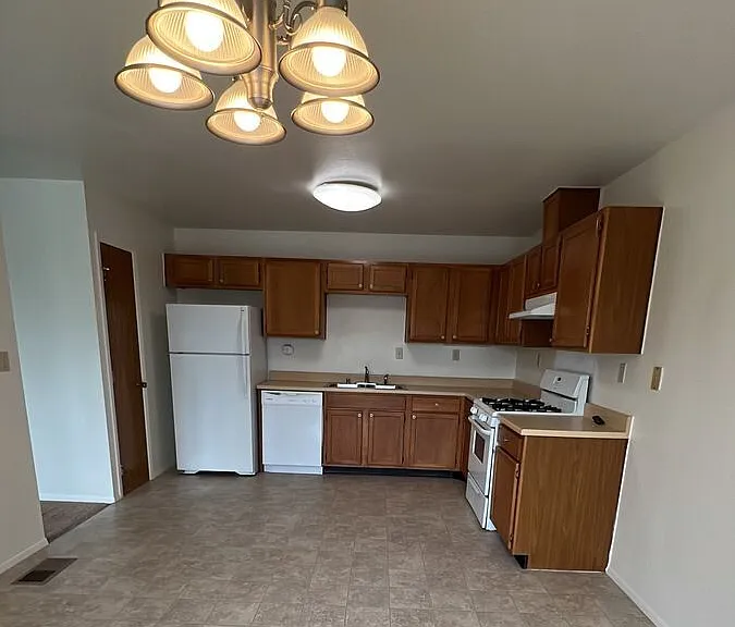 1153 Dakota Dr — Photo 6