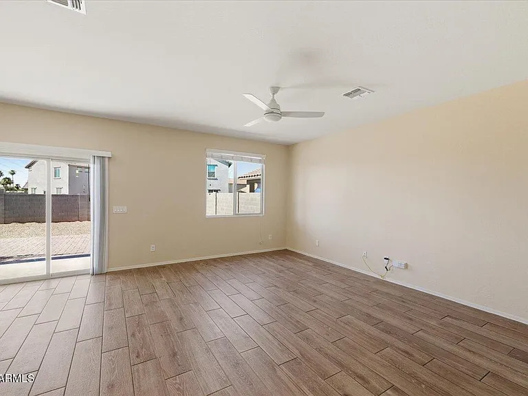 7119 W Golden Ln — Photo 37