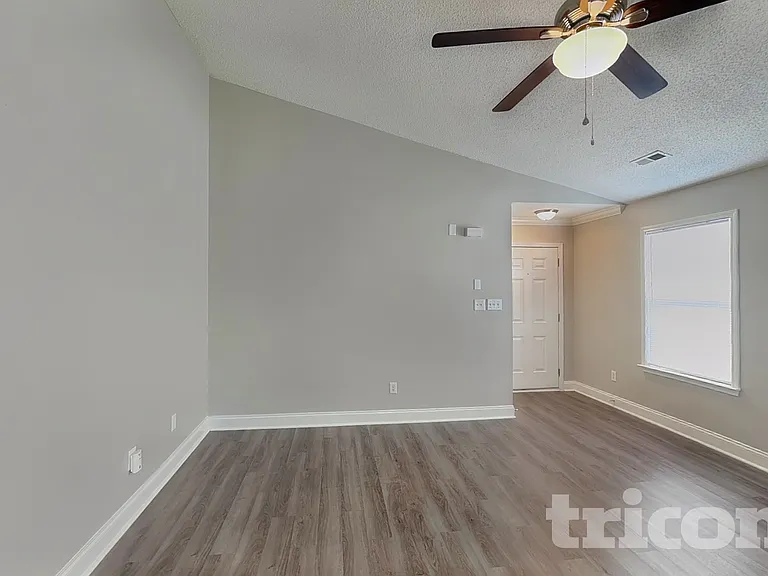11608 Stewarts Crossing Dr — Photo 2