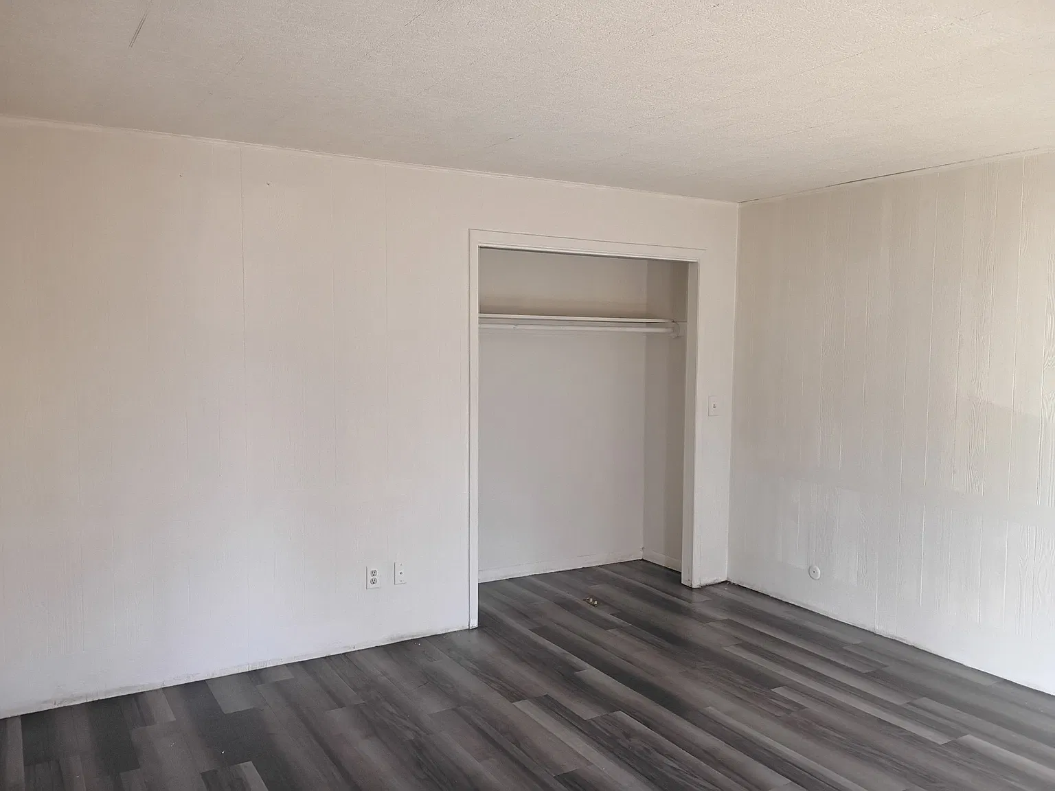 2 bed, 1250 sqft, $950 — Photo 2
