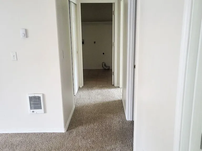 465 E Ellendale Ave — Photo 10